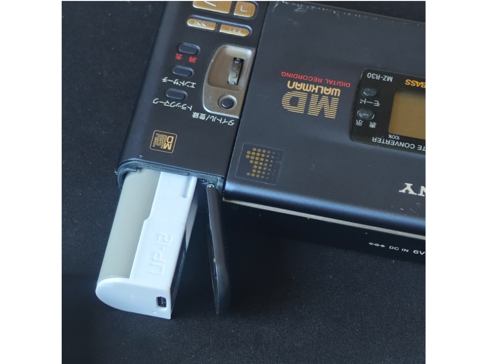 SONY LIP-12 Für SONY MZ-R30 R2 R35 R4ST R3 B3 E3 LIP-12_01